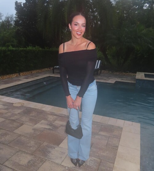 1000083982552fd7c210d17f02