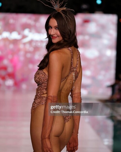 1000084040f33ef7834e28d405