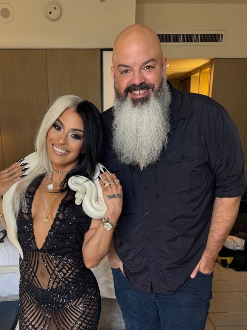 1000084166dffb31f034b24e82