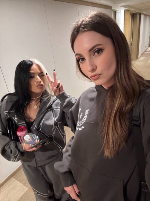 10000841786b7959de2e4e7a5b