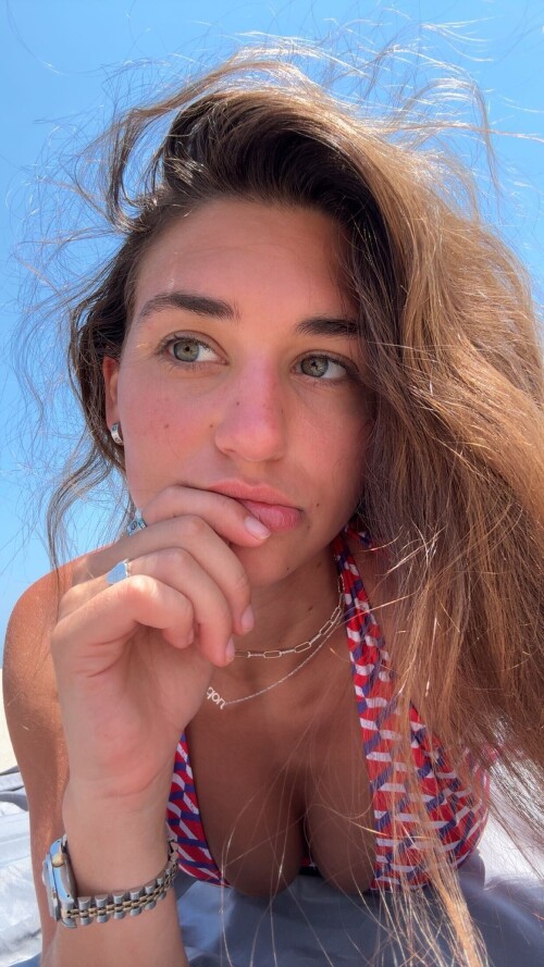 1000084441eae3511a4b79e539