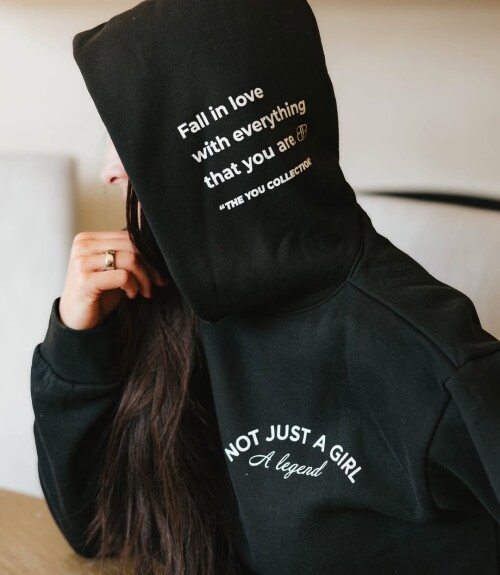 100008448185e52582d3c06843