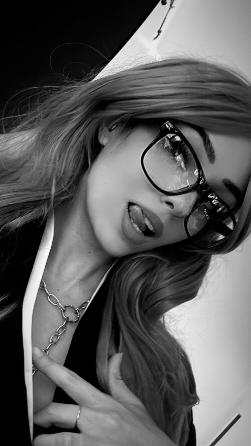 10000851826dff8a12b8c510ae