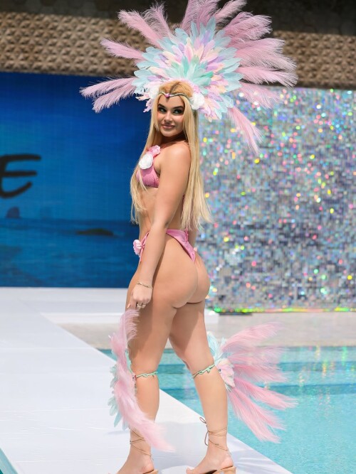 1000086528e325d82eef8dc792