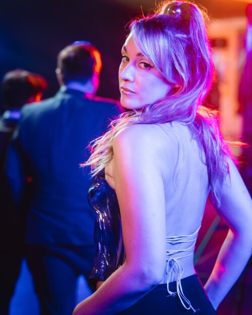 10000871686381f0d7d629cb44