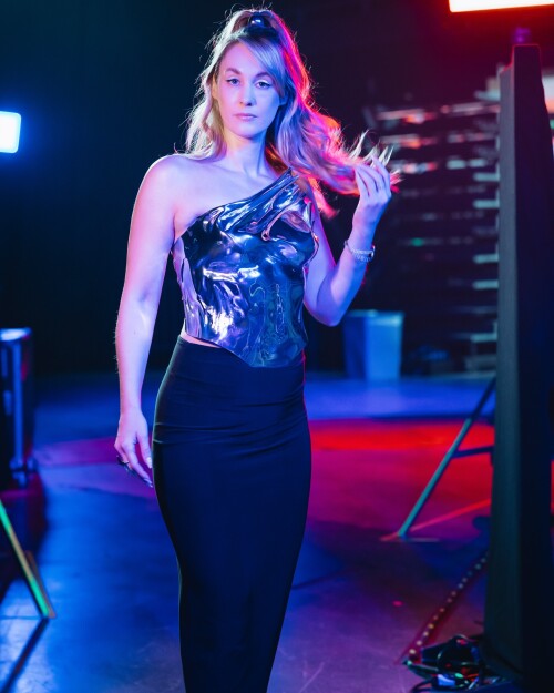 1000087174df70a3470164cbad