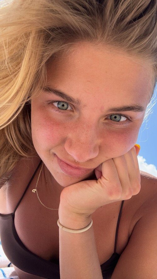 10000877742355240cd1db031a