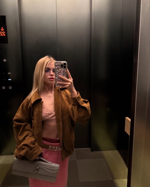 1000089838c4d6c4270893fa1b