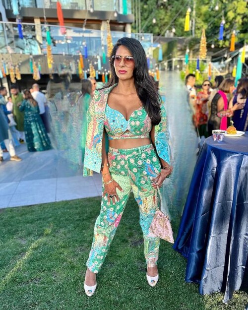 1000089932bead6195d6b930ff