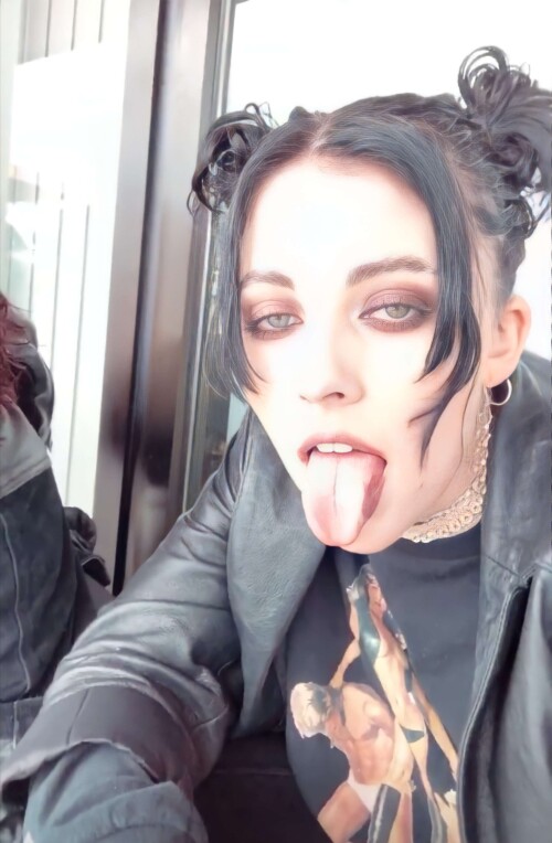 10000905640a4445cb7d9db7a5