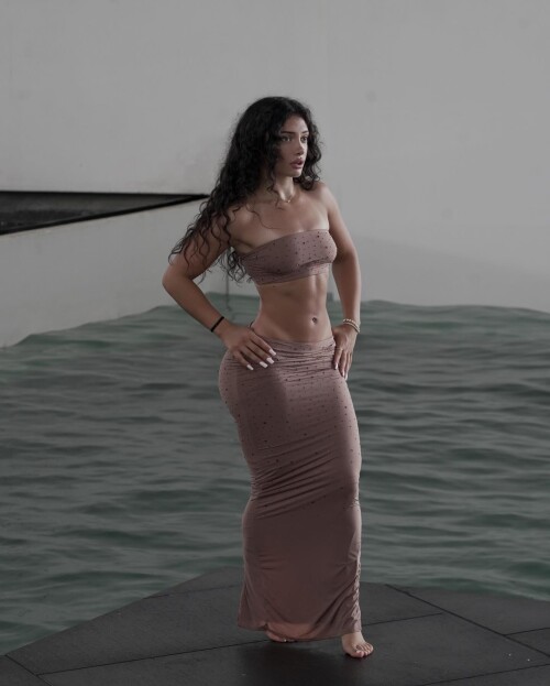 1000090594a7fd8e853c995b68