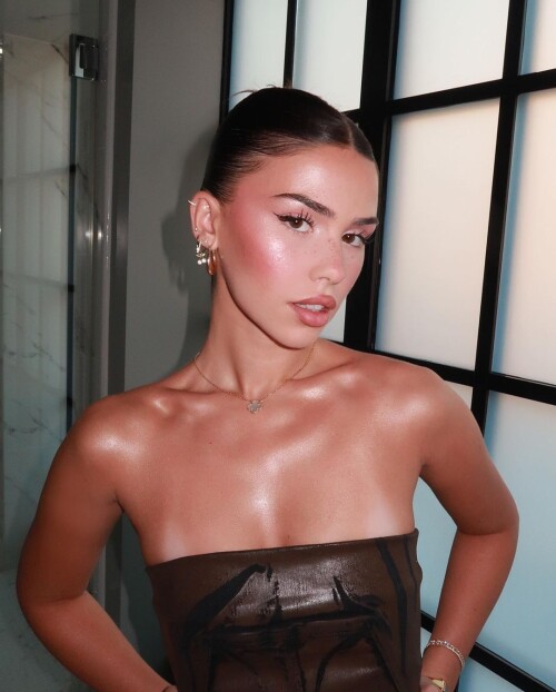 1000090723023be52454de94c5