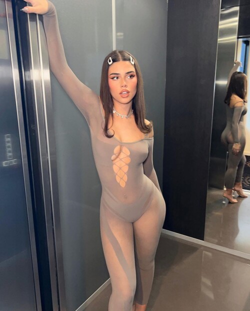 100009076365584877b77b94ad