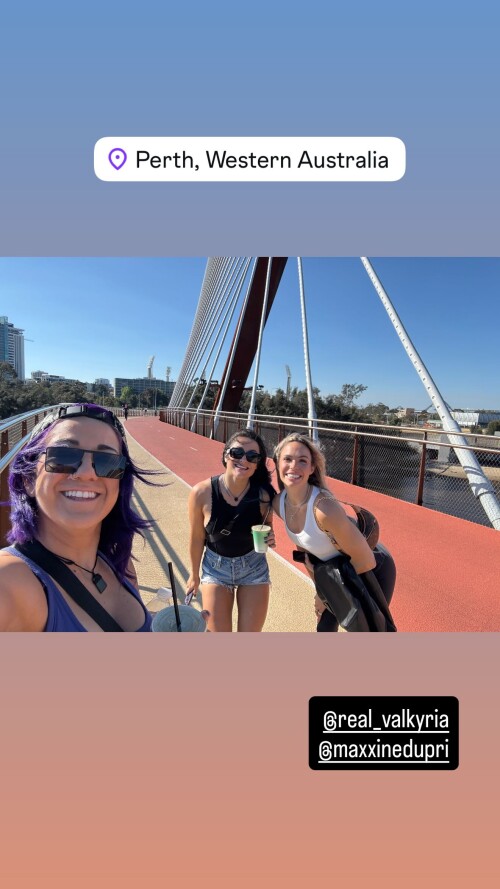 1000090782501ea2b7f524243a