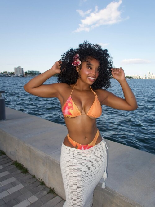 1000092050d7f8a124b552cede