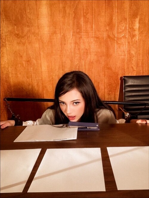 10000928567c6a189ead79afa7