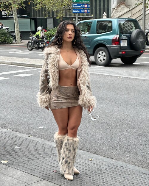 10000931218f294ef9d7048926