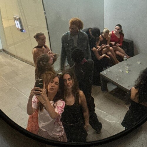 10000934381d745fb4d82ea365