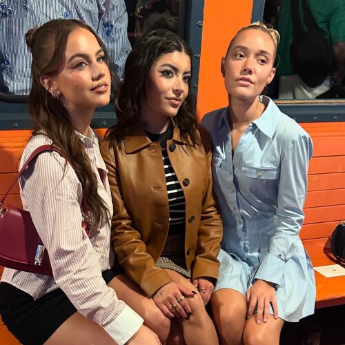 1000093439bebadc780485e8bd