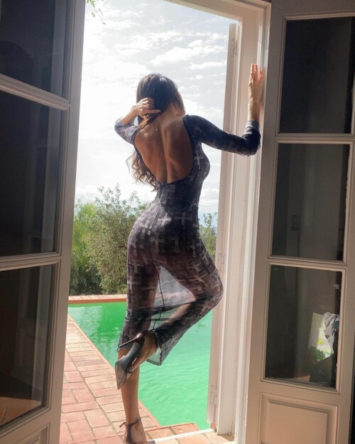 10000935456b40ce2957f74464