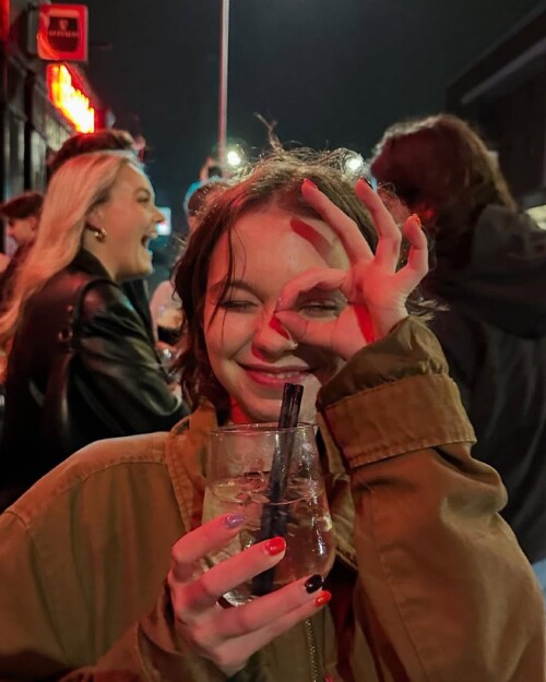 1000096324fbe7c842c18b8aff