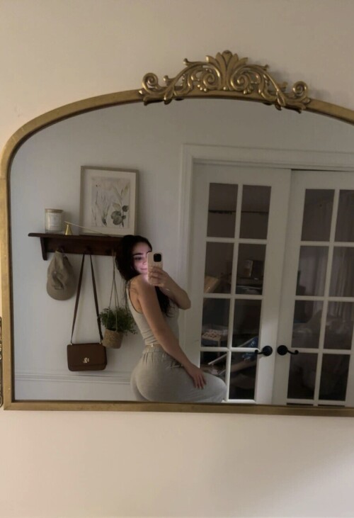 1000096715acd4c438857fb692