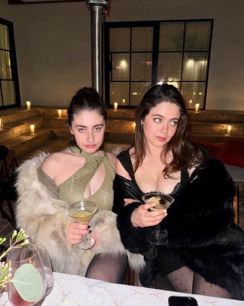 1000097513edc6d949f355238c