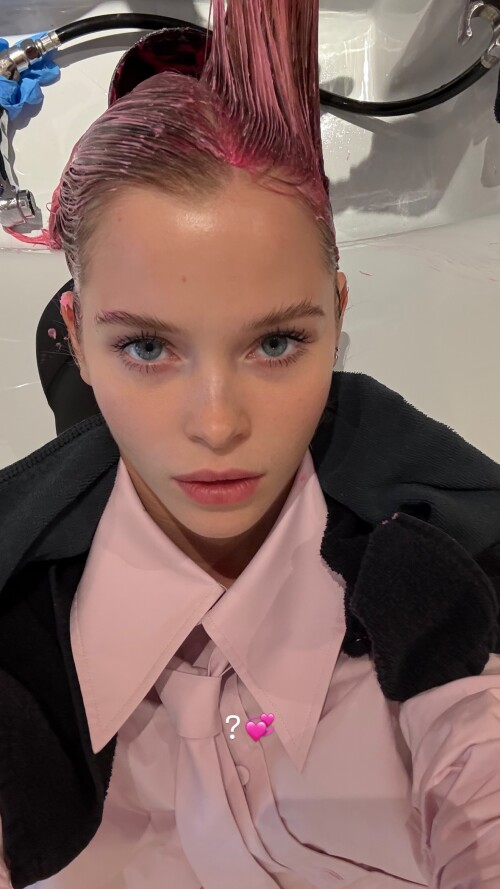 1000098699445db25428bf7865