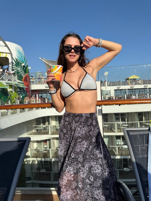 10000989532eb72bbcf9b4dfe9