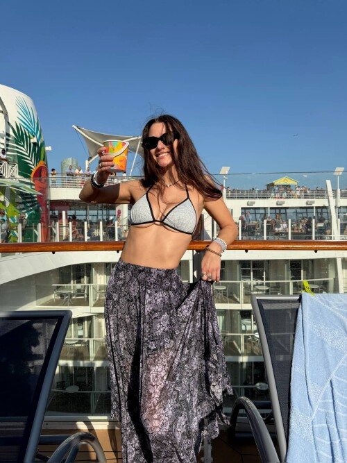 10000989575fb0234781295b8f