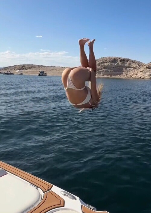 10000992006090b273abe8b551