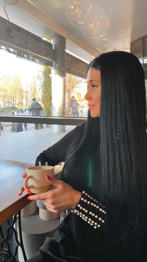 10000992744711b9c259f8a5ae