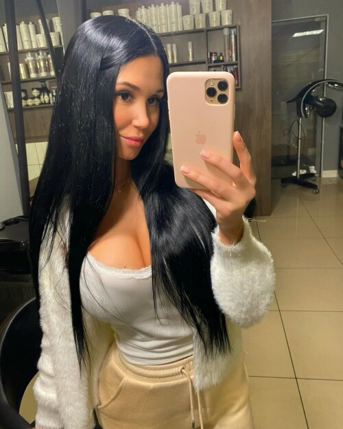 1000099884a8f95cd3b12a5c06