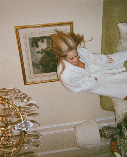 1000101795536f4d94e4fb7032