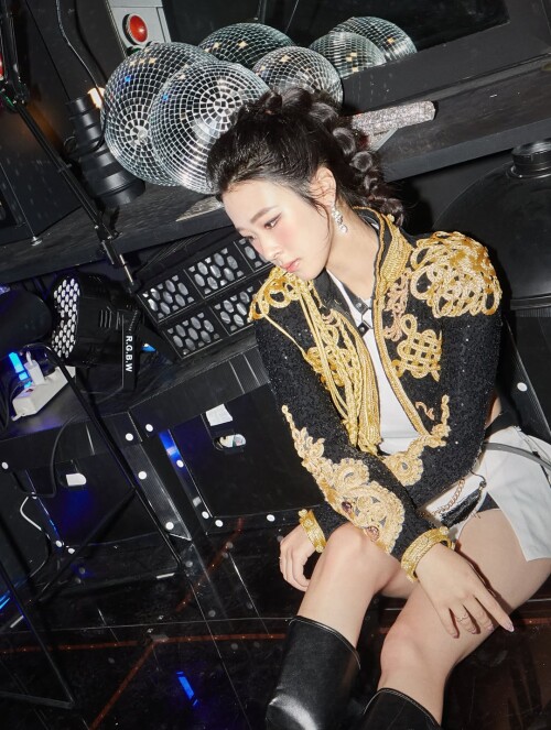 10001035412a6fcbe99fcb6036