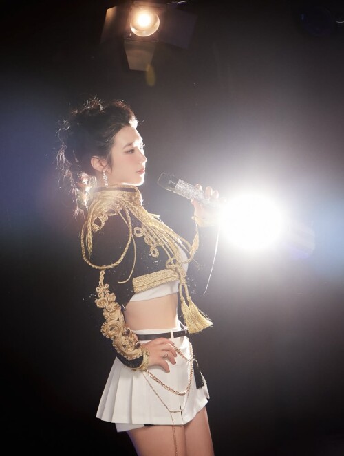 100010354317e9ba350b9c296a