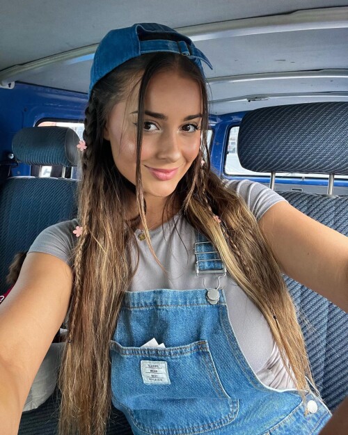 10001044801edd6ba75bb79c38