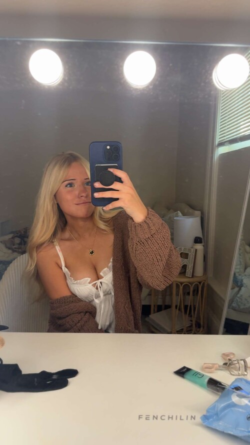 100010591870572c931bdc94b8