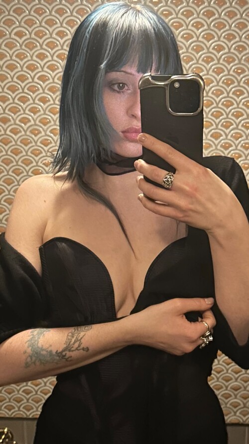 1000105945c6bd9b9a2f223196