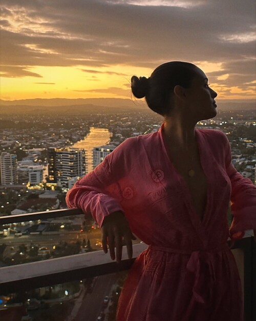 100010597236f87819e220ac4e