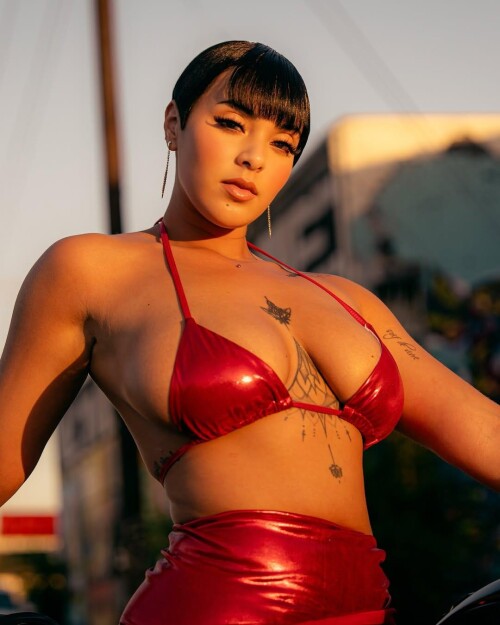 100010987563b38d5e183ff945