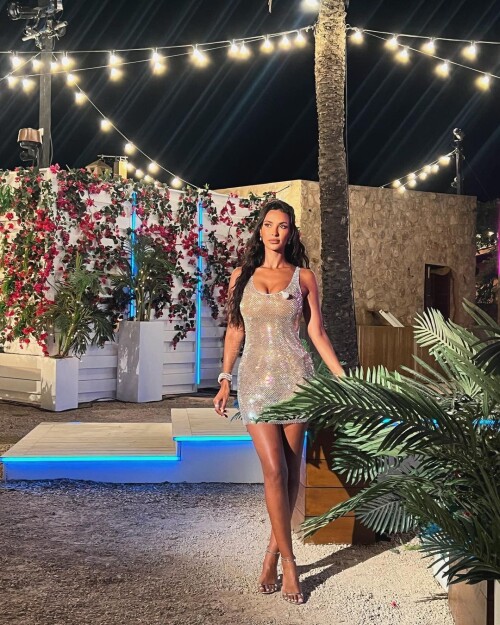 10001135210526701d83477dde