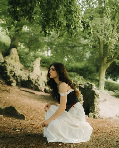 10001152761b5617426b4ef876