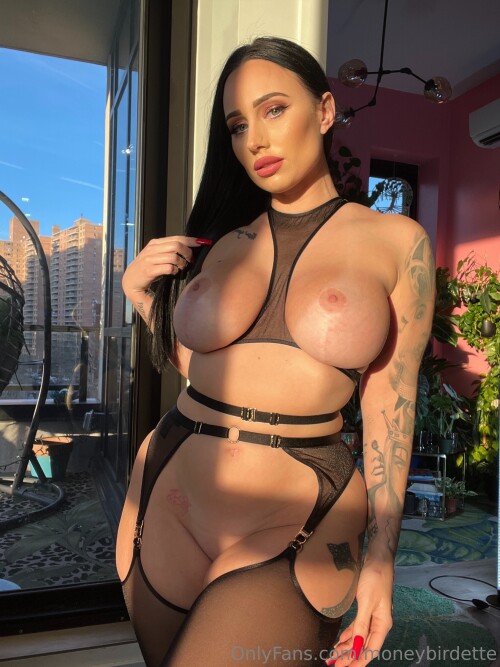 10001155658846caf52b861365