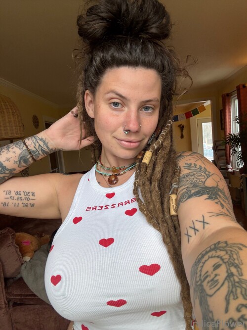 1000117065c95ac481bff1d8e8