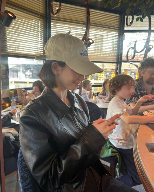 1000117421e5bc1d9a73b17132