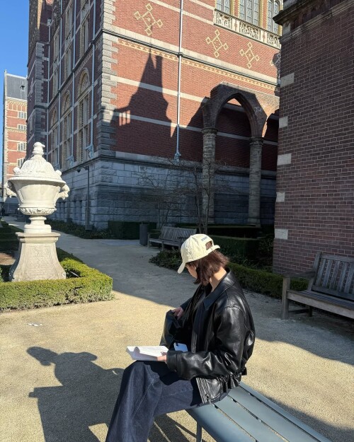 1000117425c45e68f3596359b8