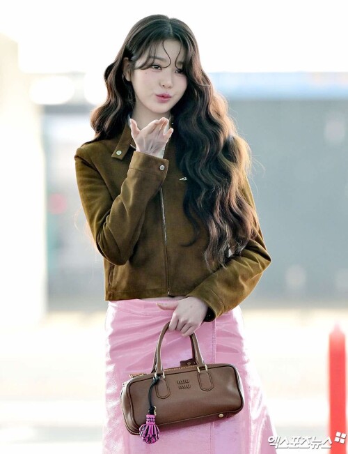 10001176362f56d805dc77a582