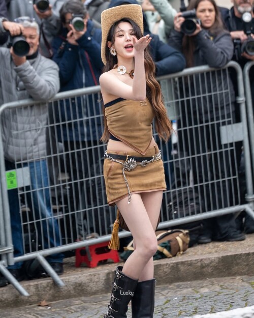 1000118239a65068f2747e4d84