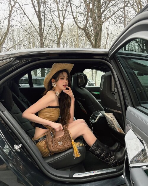 100011867009f344bca86d66f5